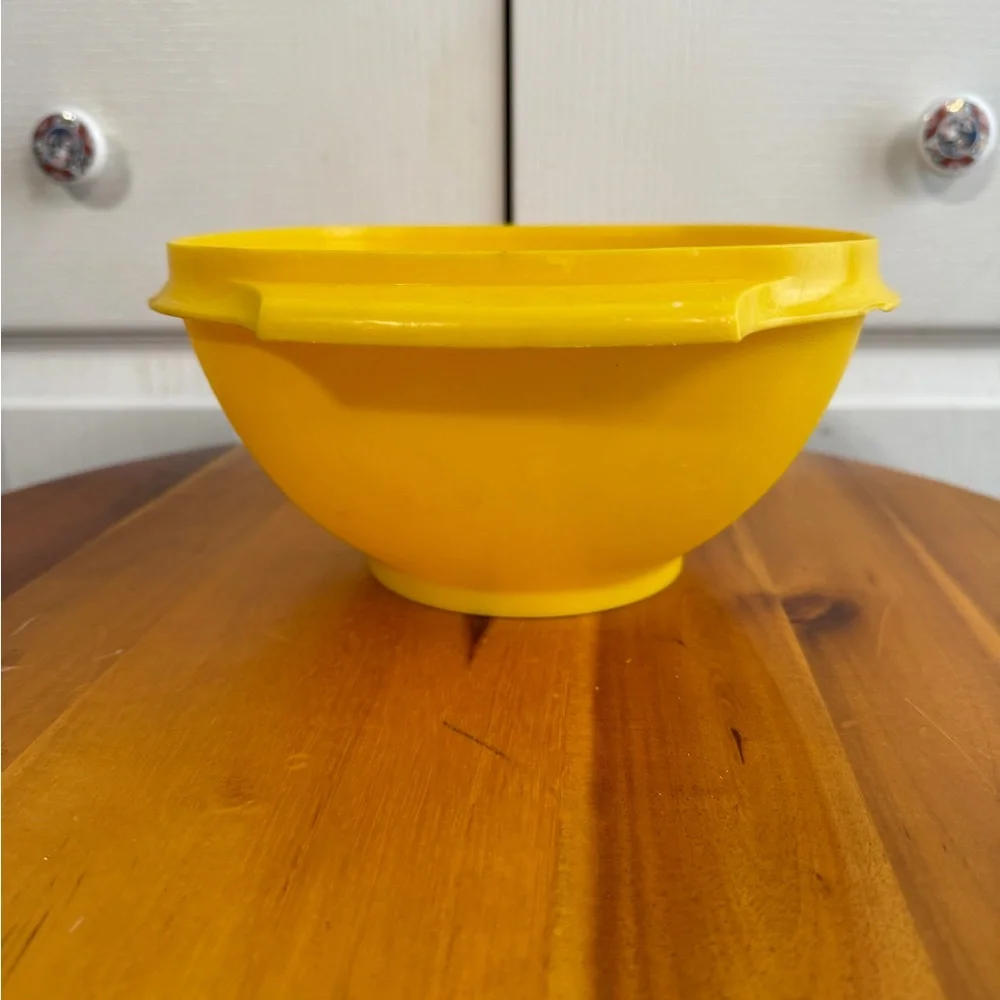 Tupperware‎ Servalier Vintage 6 cup yellow bowl 836-6